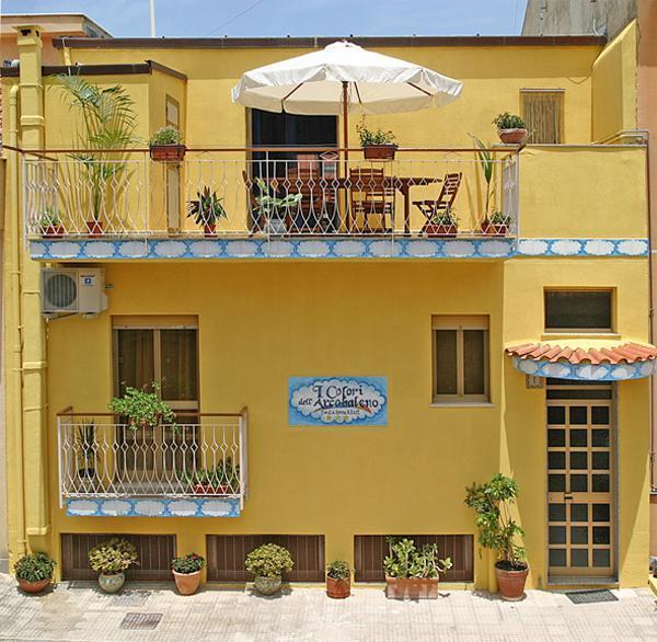 Bed and Breakfast I Colori Dell'Arcobaleno Санто-Стефано-ди-Камастра Экстерьер фото